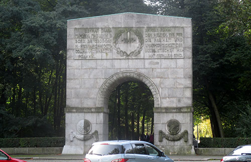 Treptower Park – Eingang zum sowjetischen Ehrenmal