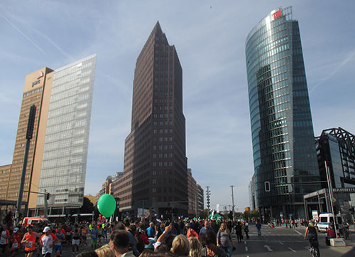 Potsdamer Platz beim Berlin-Marathon 2014