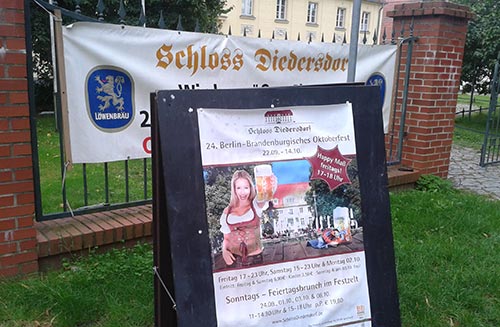 Werbung für das Oktoberfest auf Schloss Diedersdorf