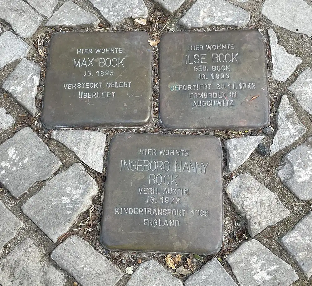 3 Stolpersteine im Pflaster für Max, Ilse und Ingeborg Nanny Bock
